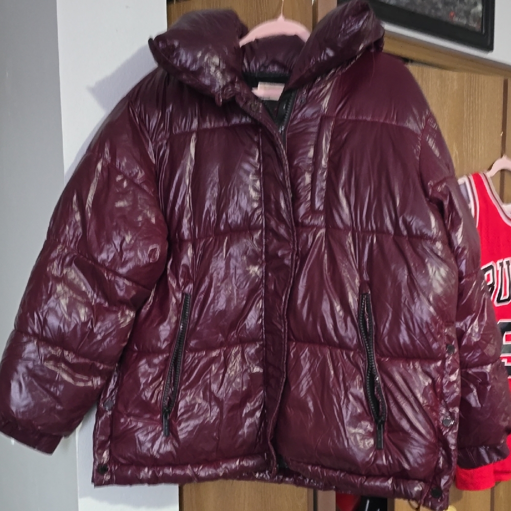 Michael Kors Red Puffer Jacket with Hood and Quilted Design